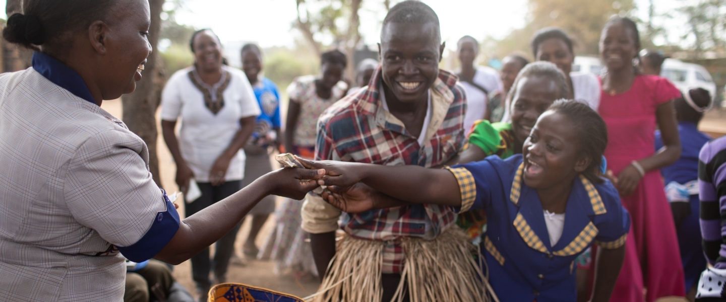 Kenya kids donating